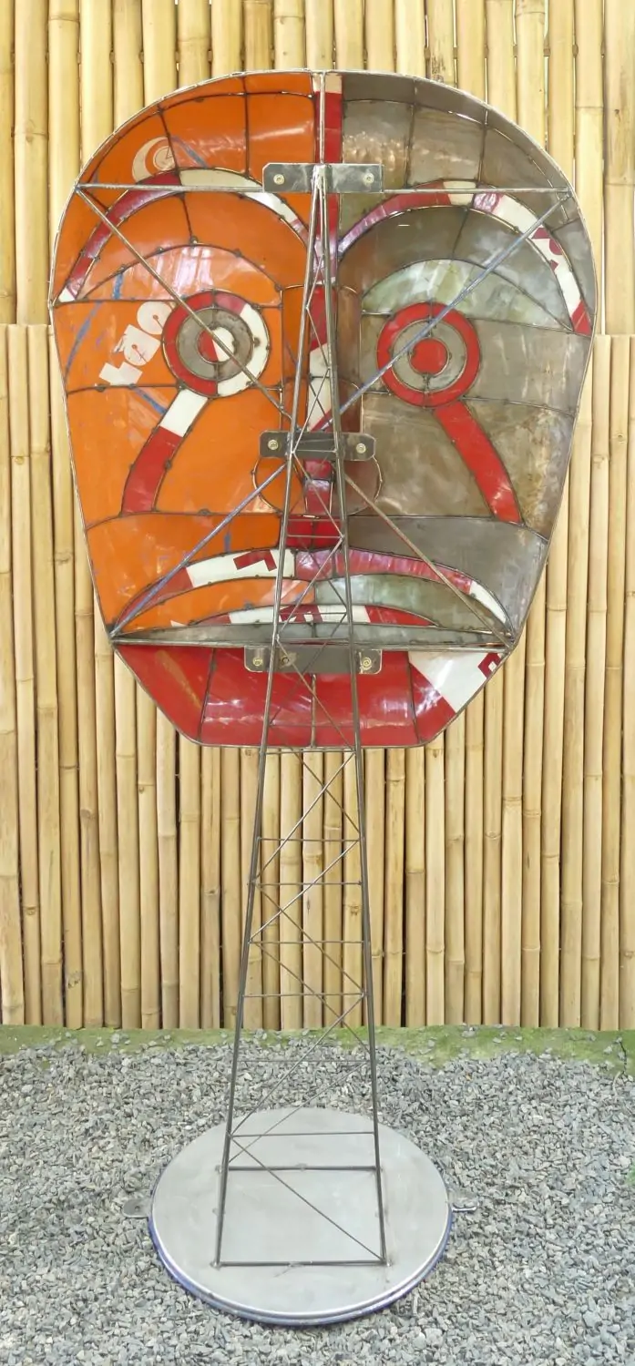 Product image 4 of the product “Large Mask on Stand - Modell 2, 220cm height, original color, metal art Mask and stand are seperated. ”